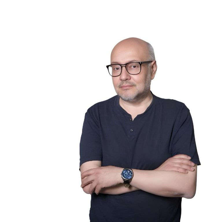 Académico investigador de UDLA es entrevistado en EmolTV