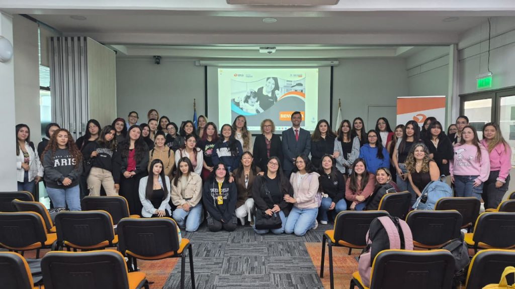 Jornada de socialización del Plan de Mejora CNA de Educación Parvularia UDLA con estudiantes y docentes en Sede Concepción.