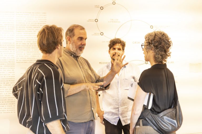 Conversatorio sobre artes escénicas, teatro, literatura y memoria marca el cierre de la exposición Casa-Cuartel