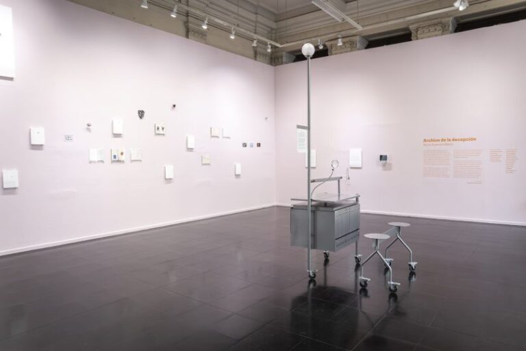 Académica de las carreras de Arquitectura y Diseño de UDLA expone obra en el Museo de Arte Contemporáneo