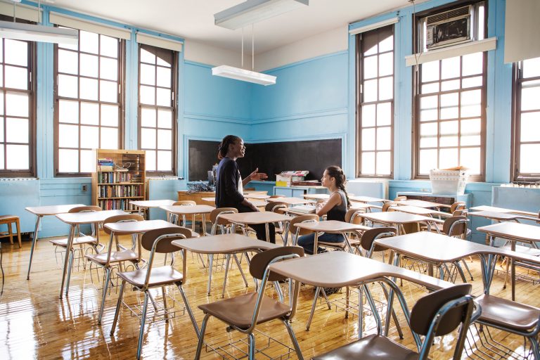 Dra. Loreto Cantillana aporta una mirada crítica sobre el sistema educativo chileno en panel latinoamericano de políticas educativas