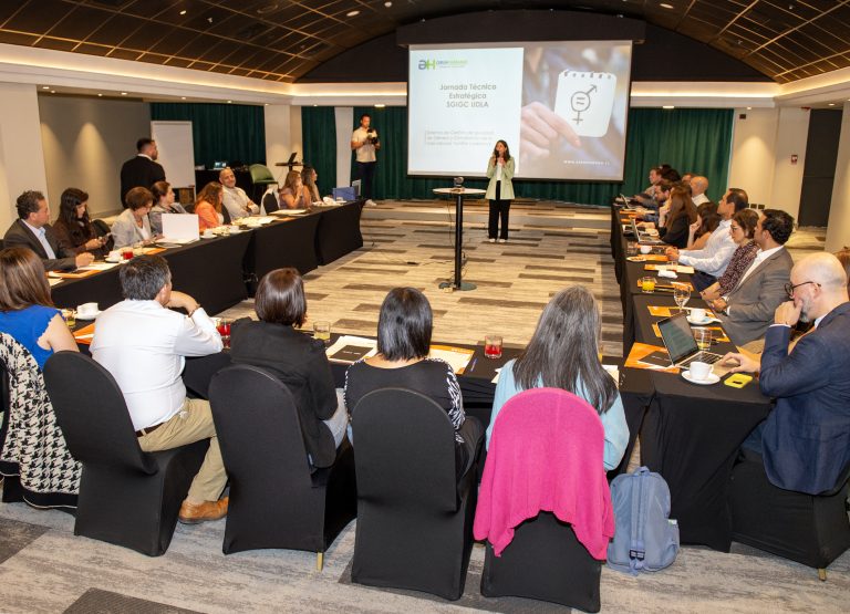 UDLA avanza en proceso de certificación de la Norma Chilena 3262 sobre igualdad de género y conciliación laboral