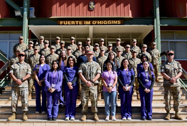 Académicos y estudiantes de Nutrición y Dietética de Sede Concepción de UDLA evalúan estado nutricional de estudiantes de la Escuela de Grumetes de Talcahuano