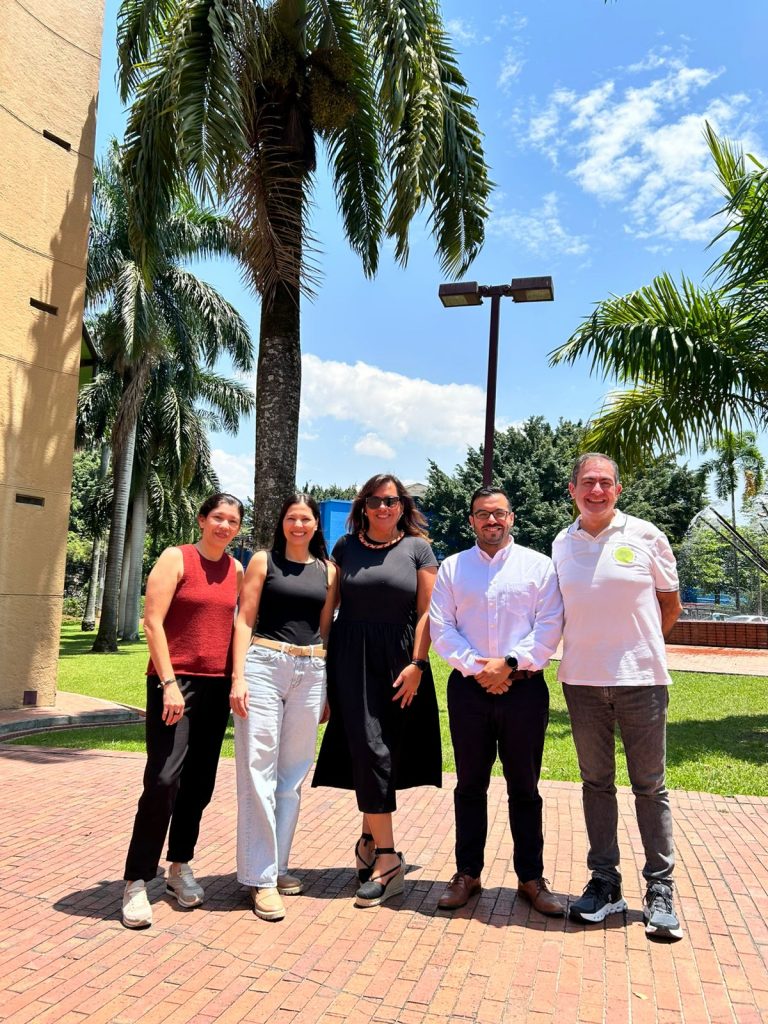 Gira prospectiva en Colombia impulsa redes internacionales y áreas estratégicas de investigación en UDLA