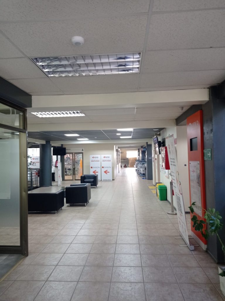 Universidad de Las Américas implementa sistema inteligente de iluminación en Campus Maipú para optimizar el uso de energía