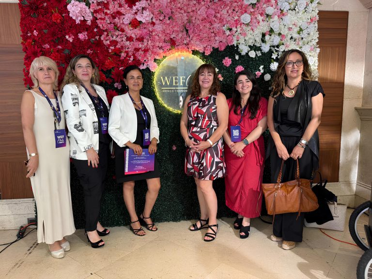 UDLA presente en el Women Economic Forum Chile 2026 con exposición sobre gobierno corporativo y sostenibilidad