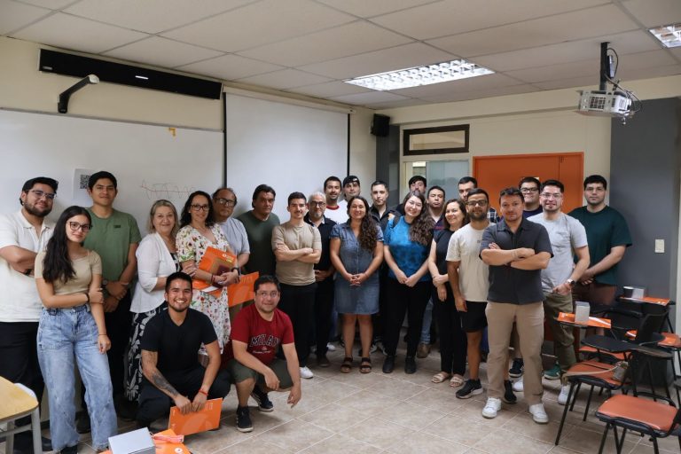 IMFE fortalece lineamientos estratégicos en docencia, gestión e investigación en Campus Santiago Centro de UDLA