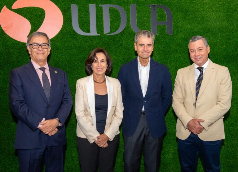 Exministro Andrés Velasco inaugura actividades académicas en la Facultad de Comunicaciones y Artes de UDLA