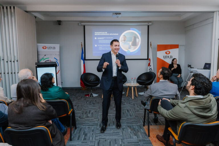 Sede Concepción de UDLA inaugura sus actividades académicas 2026 con charla sobre trabajo, emociones y desafíos del liderazgo actual