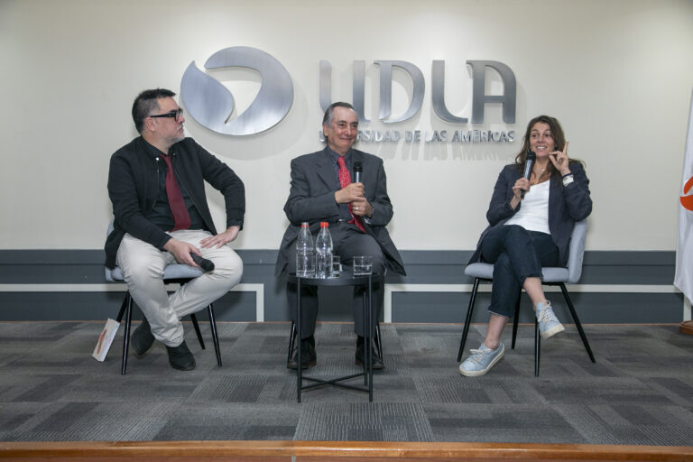 Con el conversatorio “El futuro del trabajo para el bienestar humano” la Facultad de Salud y Ciencias Sociales de UDLA inaugura sus actividades académicas 2026