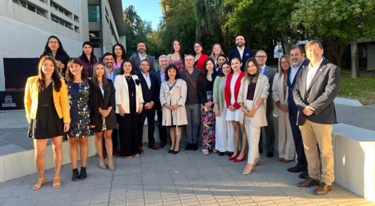 Académicos de UDLA se certifican en Educación Clínica Avanzada