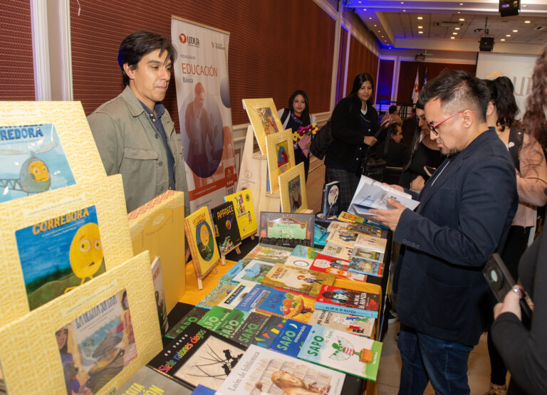 Pedagogía en Educación Básica de UDLA organiza encuentro en torno al Día del Libro