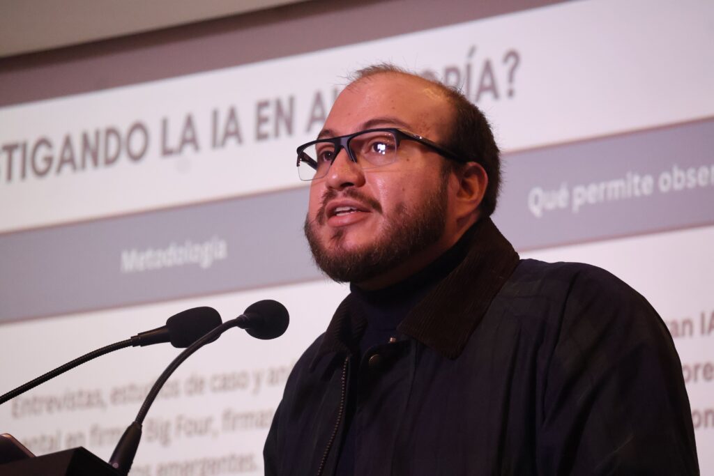 Escuela de Auditoría UDLA realizó seminario sobre investigación contable e Inteligencia Artificial