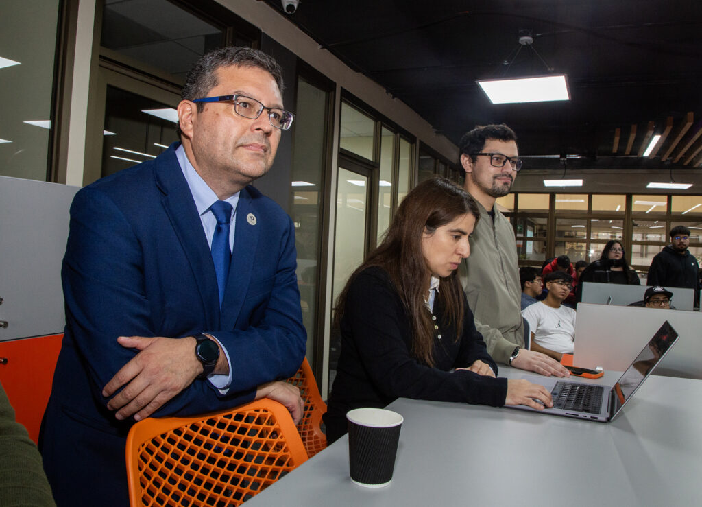 Participantes de la Hackatón de IA