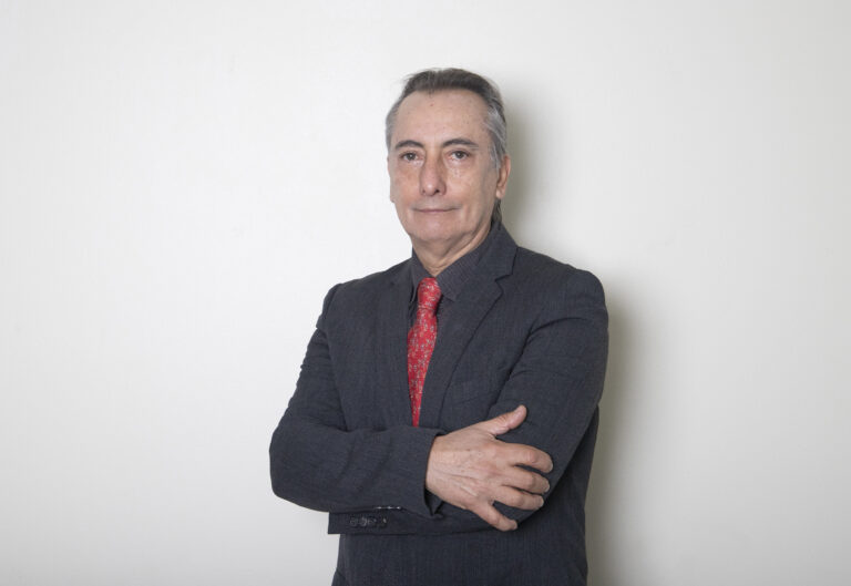 Decano Osvaldo Artaza contribuye a la construcción del nuevo modelo de acreditación para establecimientos de salud en Chile