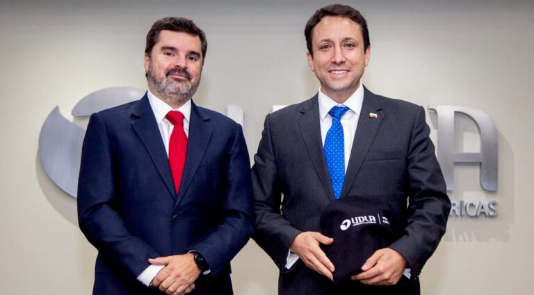 Subsecretario del Trabajo inaugura actividades académicas de Derecho en UDLA con charla sobre futuro del trabajo y empleabilidad