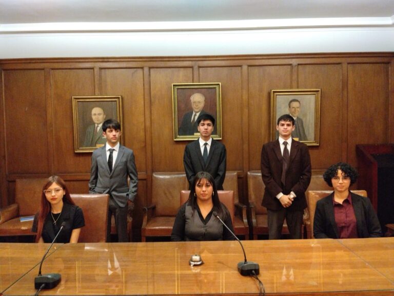 Estudiantes de Derecho UDLA participan en el Segundo Torneo de Debate Jurídico “Dr. Antonio Bascuñán Valdés”