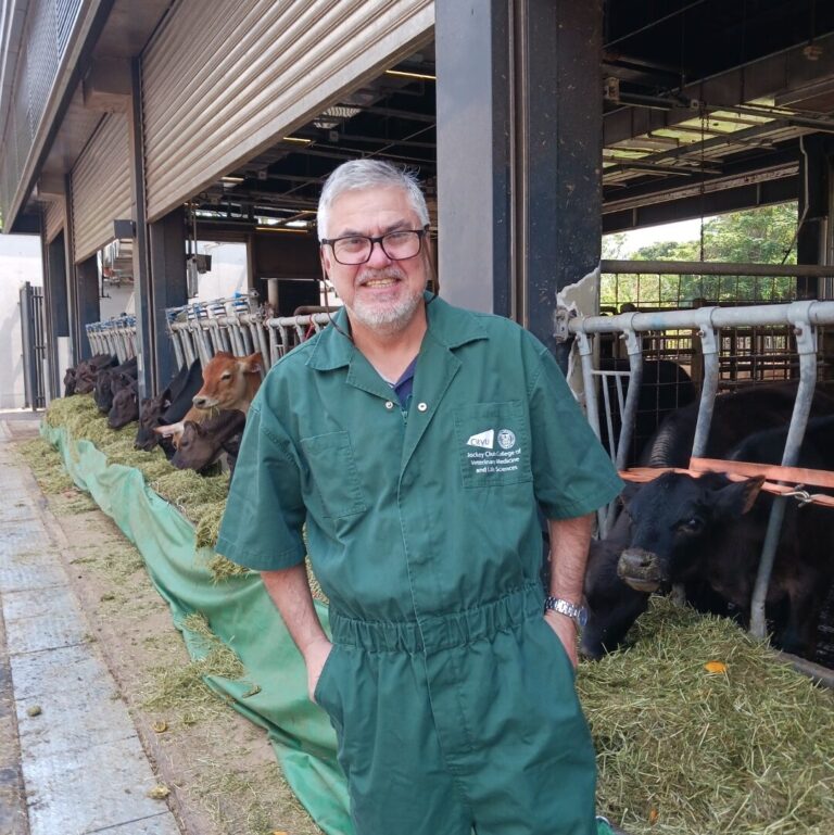FAVA realizó charla sobre manejo de la vaca lechera en transición