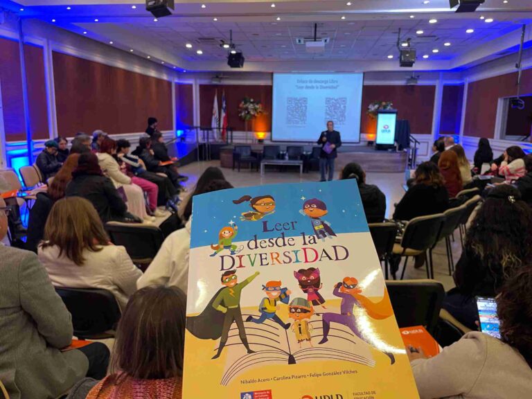 Facultad de Educación impulsa diálogo sobre lenguaje, neurodivergencia y fomento lector