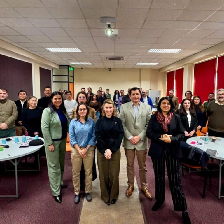 UDLA Sede Concepción fortalece su ecosistema de investigación con jornada de articulación interdisciplinaria