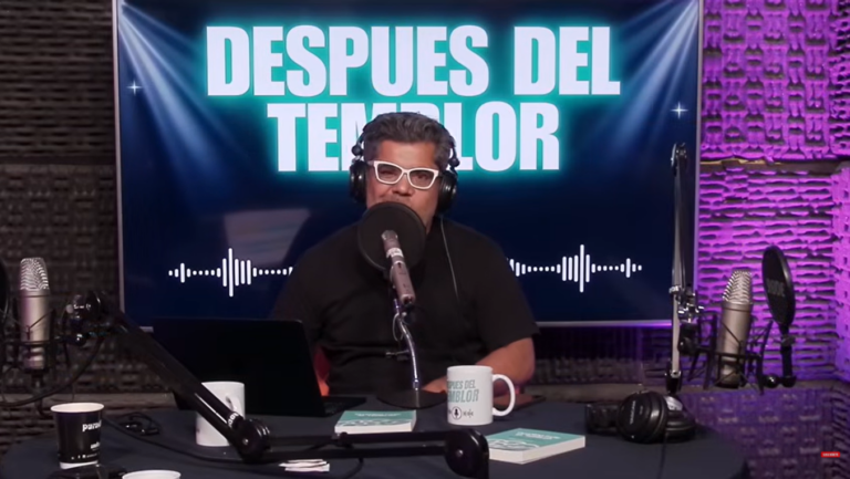 UDLA aporta respaldo académico a “Después del Temblor”, podcast que visibiliza historias de resiliencia e inclusión