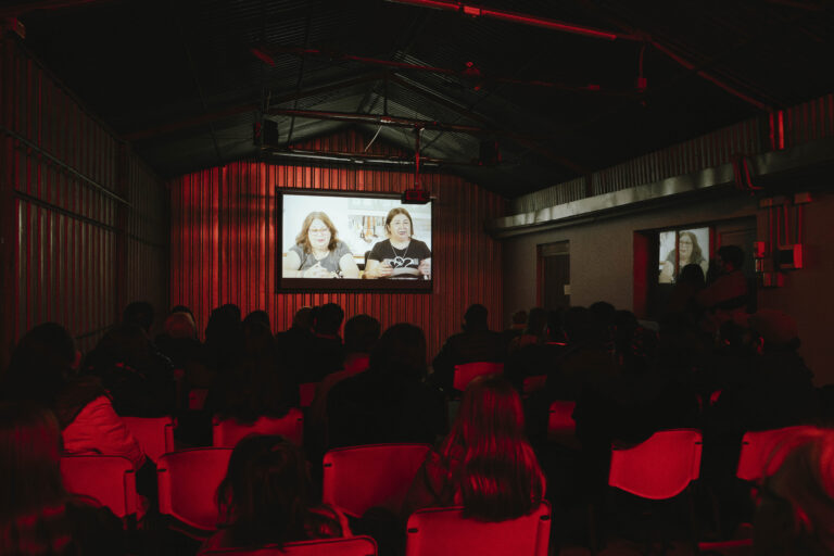 Académicos de la Escuela de Arquitectura de UDLA estrenan documental experimental que imagina un futuro para la comuna de Coronel