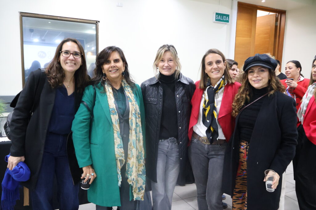 Redmad refuerza redes de liderazgo femenino en actividad realizada junto a UDLA