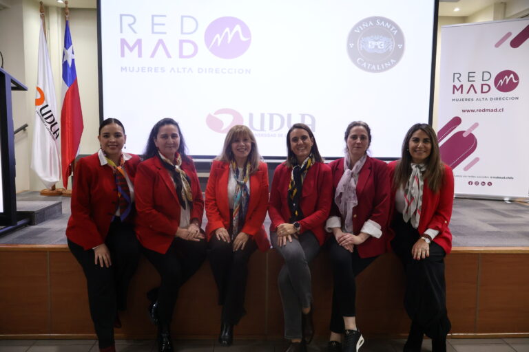 Redmad refuerza redes de liderazgo femenino en actividad realizada junto a UDLA
