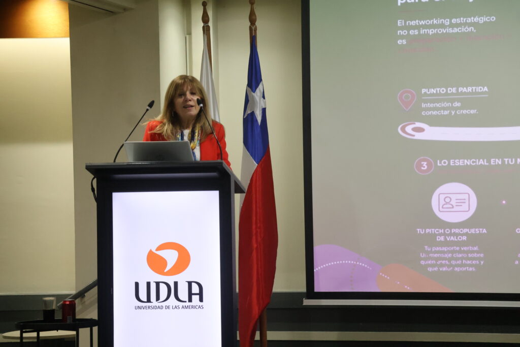 Redmad refuerza redes de liderazgo femenino en actividad realizada junto a UDLA