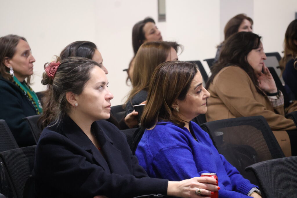 Redmad refuerza redes de liderazgo femenino en actividad realizada junto a UDLA