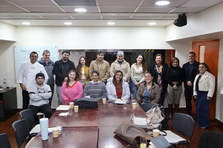 Académicos de UDLA impulsan taller para fortalecer emprendimientos gastronómicos en alianza con Sercotec