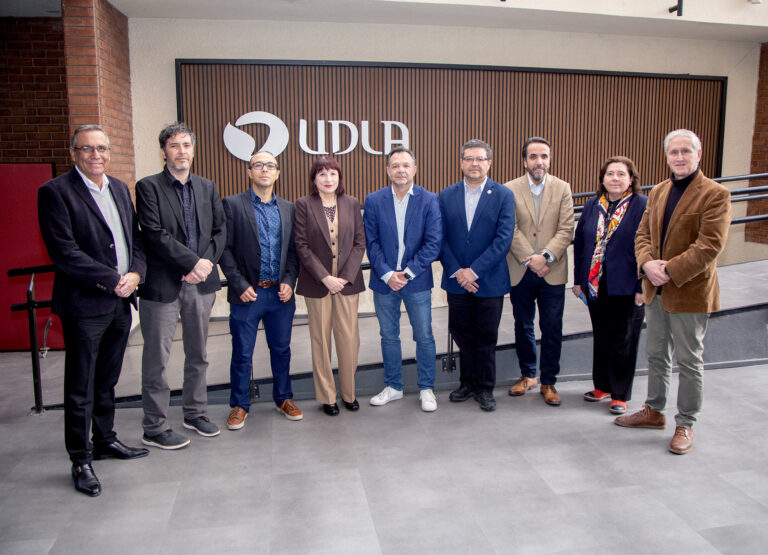 Escuela de Ingeniería Comercial UDLA realiza charla magistral sobre gestión de personas en Metro de Santiago