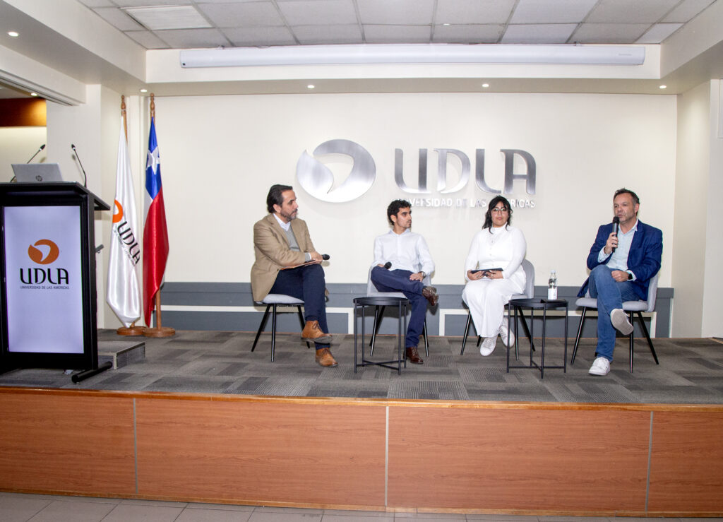 Escuela de Ingeniería Comercial UDLA realiza charla magistral sobre gestión de personas en Metro de Santiago