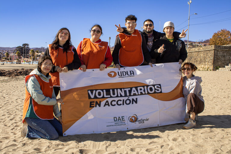Eco Mar: DAE de Sede Concepción lidera voluntariado ambiental en playa de Penco