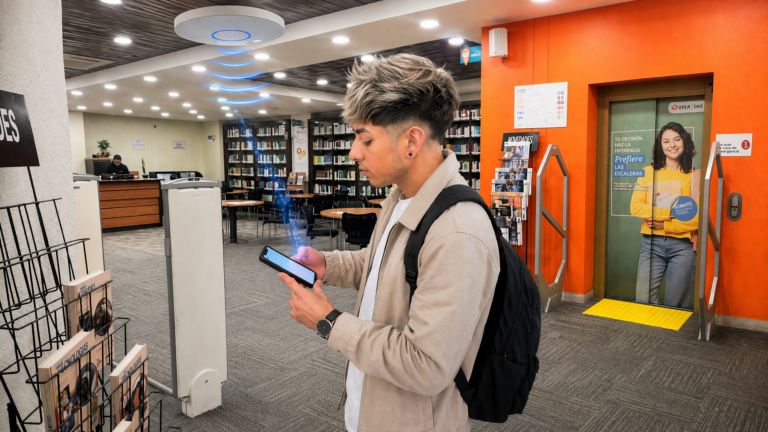 Nueva experiencia estudiantil en Sede Viña del Mar: UDLA moderniza su conectividad con nueva red WiFi de alta capacidad
