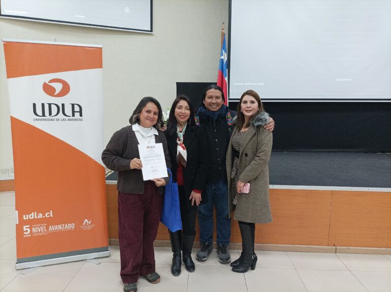 Académica mexicana expone en Universidad de Las Américas sobre las barreras de acceso a la salud