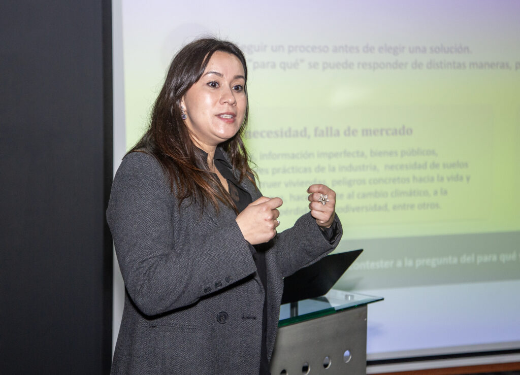 Seminario Saneamiento ambiental de suelos en Chile