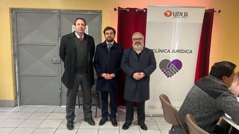 Estudiantes de Clínica Jurídica de Universidad de Las Américas fortalecen su formación profesional en operativo de asesoría jurídica gratuita a vecinos de La Florida