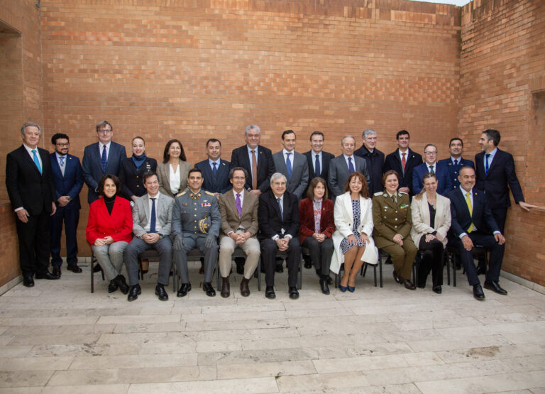 Rectora Pilar Romaguera participa en encuentro de rectores en Protagonistas 2030 sobre los desafíos de la Inteligencia Artificial en la educación superior 