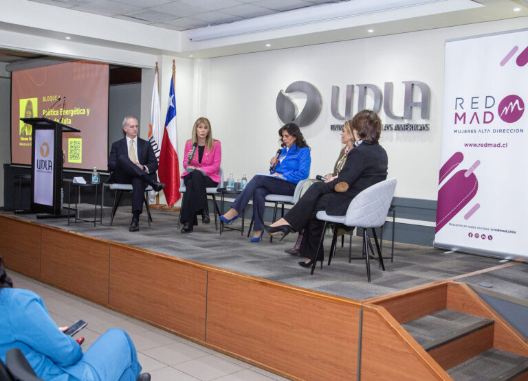Con la presencia de la ministra de Energía se realiza en Universidad de Las Américas seminario organizado por REDMAD