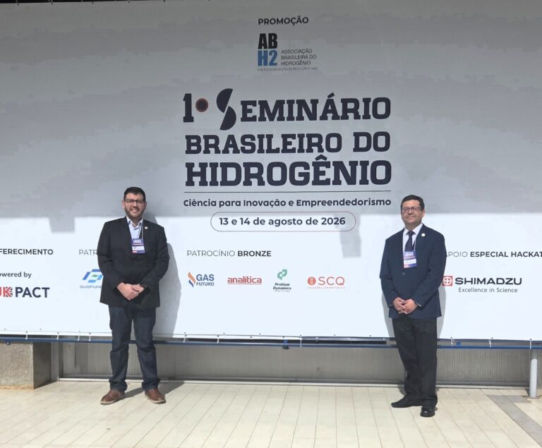 Decano de la Facultad de Ingeniería y Negocios participa como mentor y evaluador en Hackathon de Hidrógeno en Brasil