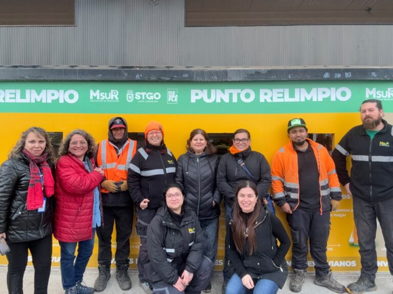 Facultad de Ingeniería y Negocios fortalece trabajo colaborativo con la Seremi del Medio Ambiente y la Cooperativa Recicla Yungay