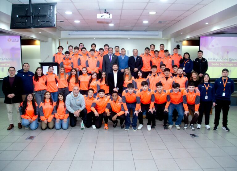 Universidad de Las Américas reconoce a deportistas destacados de Sede Santiago tras exitoso primer semestre