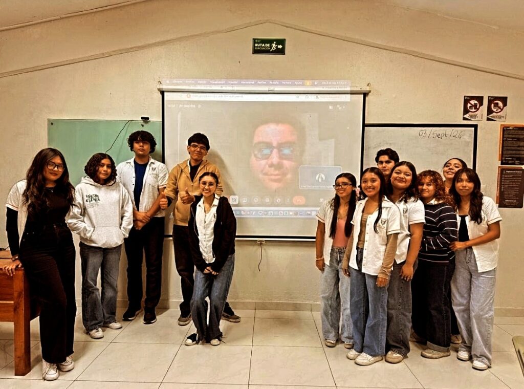 Académico investigador de Universidad de Las Américas expone en universidad mexicana audiencia 