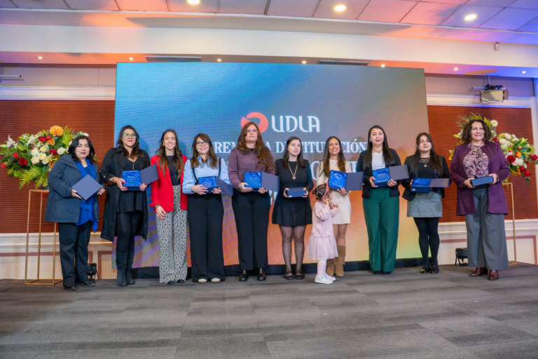 Universidad de Las Américas gradúa a más de 1.200 profesionales en ceremonias de Educación Continua