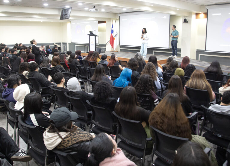UDLA promueve el bienestar estudiantil con una nueva versión de su Feria de Bienestar con foco en Identidad Digital