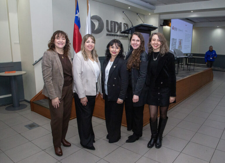 Escuela de Enfermería UDLA realiza congreso interuniversitario sobre humanización e Inteligencia Artificial