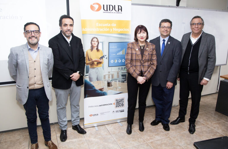 Lanzamiento Escuela Administración y Negocios