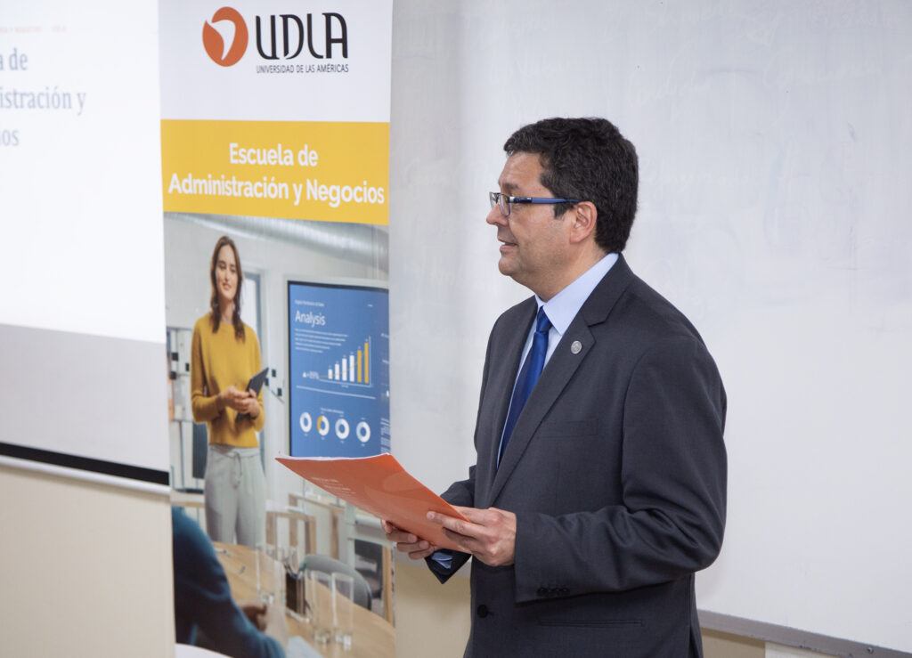 Lanzamiento Escuela Administración y Negocios