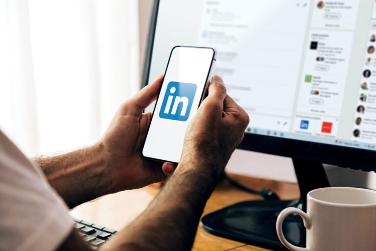 UDLA impulsa la presencia profesional de sus egresados en LinkedIn